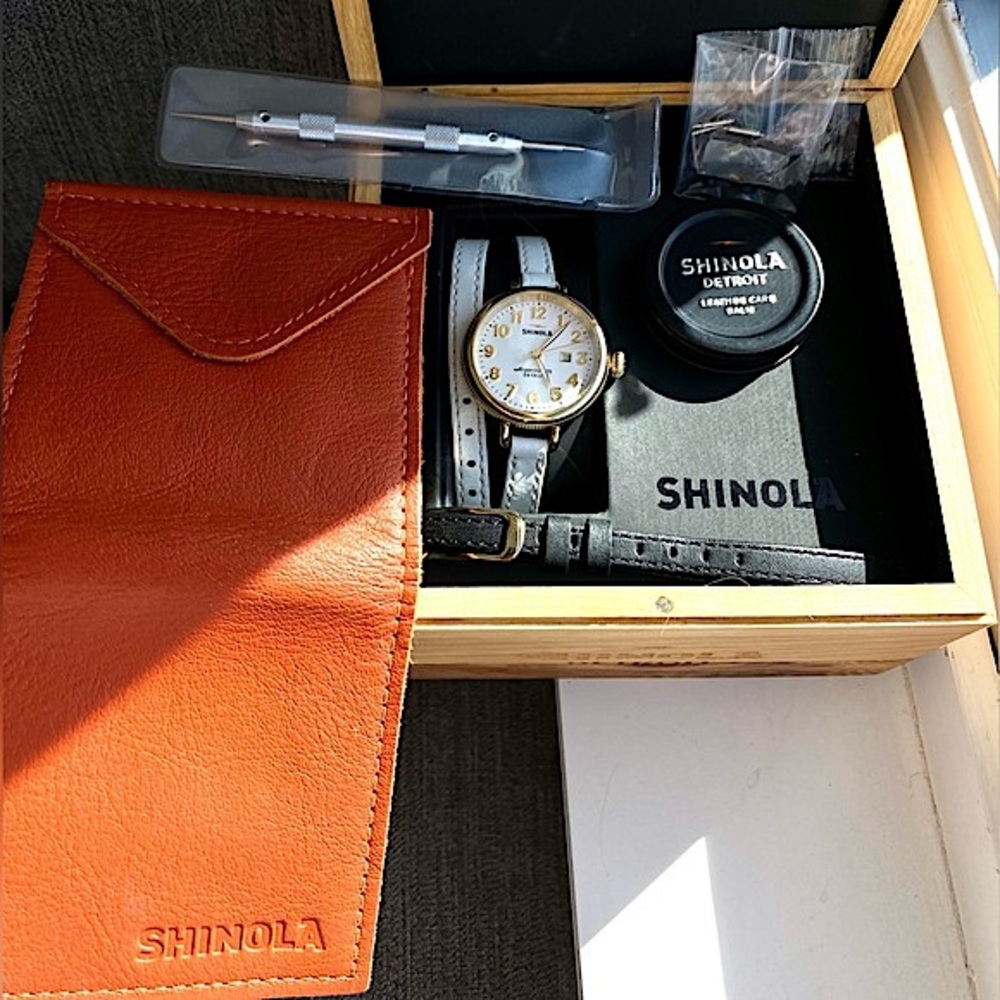 Shinola The Birdy Watch white and black Leather Straps